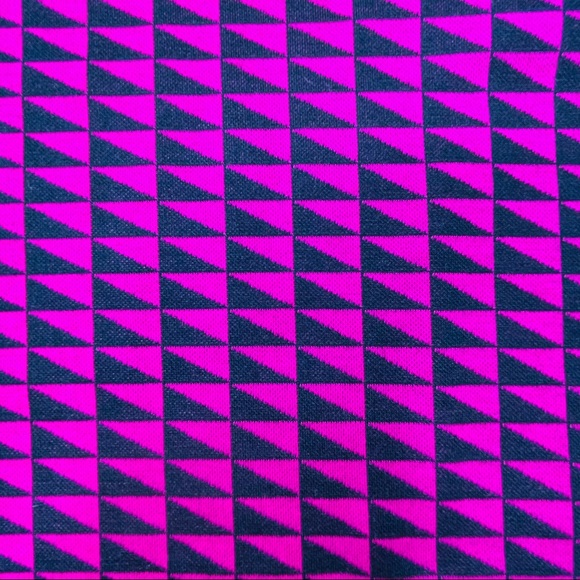 Tyler Boë Pink and Black Geo Print Knit Shift Dress Size Medium - Picture 3 of 12